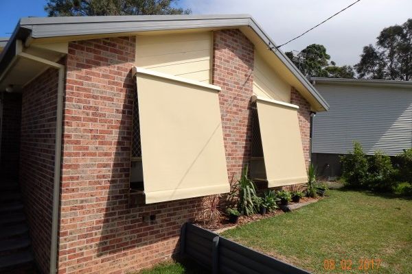 automatic-awningsDC60629F-6C66-B2AC-2696-DBB9DF8B2F69.jpg